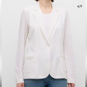 Majestic Filatures Stretch Linen Long Sleeve One Button Blazer in Royal Blue